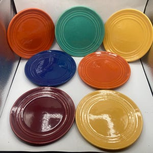 Antik Bauer Keramik Los Angeles Kalifornien Ringware 8” Salladstallrikar Olika Färger Orange Gul Grön Blå Röd Vintage Kök