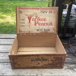Antique Yankee Deviled Peanuts Advertising Store Mercantile Counter Display Wood Crate Box Vintage Kitchen Bar Storage Farm Primitive Decor