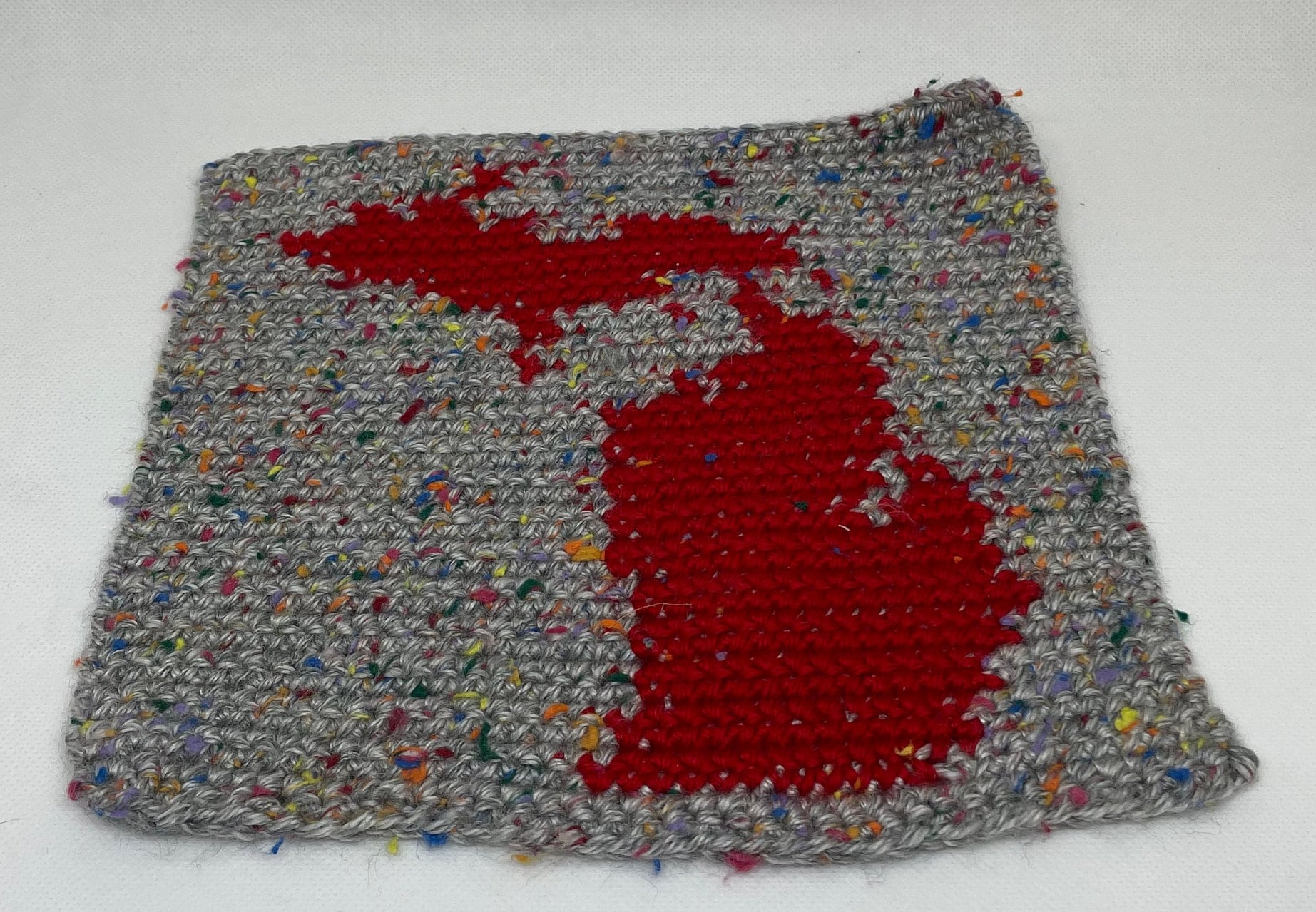 36 Crochet Pixel Charts with Tapestries, Blankets, Pillows, and Graphs 34 Michigan Throw Pillow