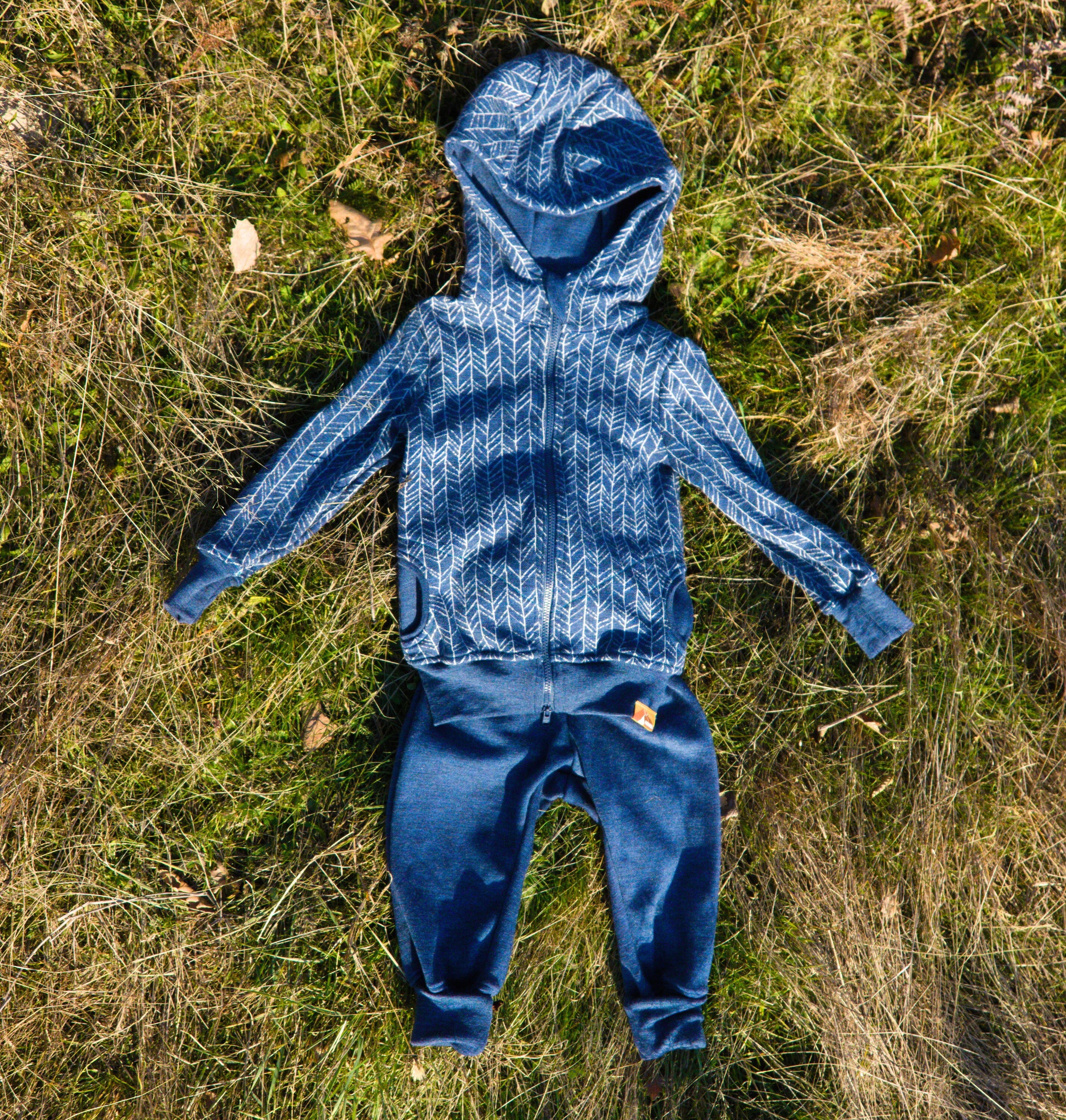 Pull pour enfant en laine mérinos bio tricoté - Disana
