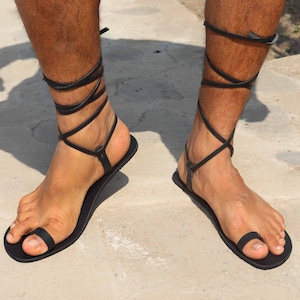 裸足のミニマリストメンズサンダル、セクシーなメンズサンダル、柔軟なソールを備えたギリシャのレザーサンダル - KISS BF