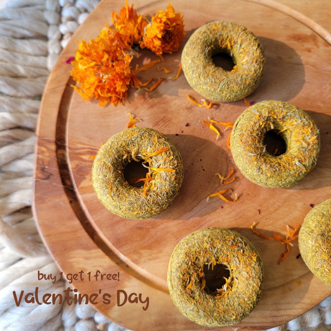 Chrysanthemum Calendula Flavored Bunny Flower Donut Molar Chew Treat