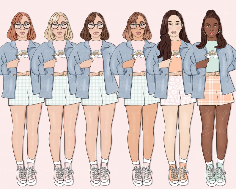 K&ouml;nnte beinhalten: Sechs Frauen in Jeansjacken und verschiedenen gemusterten Shorts. Jede Frau hat ein Regenbogen-Motiv auf ihrem Shirt. Sie tragen alle Turnschuhe.