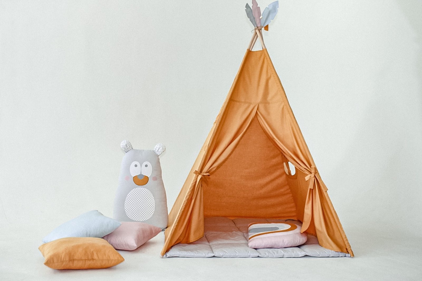 Tente Tipi pour enfants - Tente de jeu Tippi Chambre d'enfant Tente  indienne Extérieur Intérieur Modèle 2 avec tapis de jeu et 3 coussins  couleur abricot : : Jouets