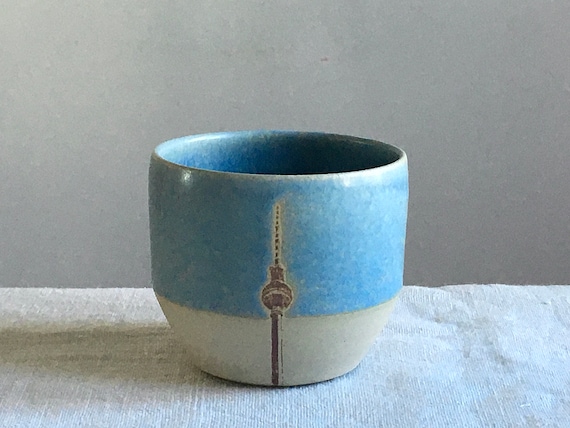 Berlin Hauptstadt Keramik handgefertigt, Berliner Fernsehturm auf Tasse, Vase, Butterdose, modernes Eßgeschirr, Einzugsgeschenk, Souvenir