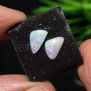 Solid Australian Opal Cabochon Lot – Bright Flashing Gemstone (0.71 Cts lot)