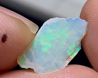 Natural Australian Opal Unpolished Rub Piece – Bright Flashing Gemstone (15x8.2x2.2 MM - 1.29 Cts)