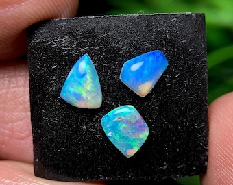 Solid Australian Opal Cabochon Lot – Bright Flashing Gemstone (0.48 Cts lot)