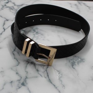 Black Women&#39;s Fashion Belt with Square Buckle