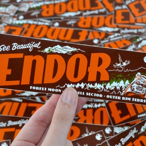Vinylsticker, 'See Beautiful Endor' 15 cm x 5 cm - Star Wars, bumpersticker, Ewok, Return of the Jedi, reizen, sticker, leuk, cadeau, retro