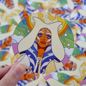 Vinylsticker 'The High Priestess' 8 cm - Star Wars, Ahsoka Tano, The Clone Wars, jaren 60, 70, retro, psychedelisch, ruimte, leuk, sticker, cadeau
