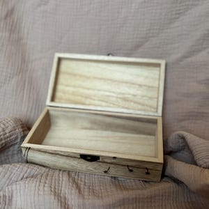 Jewelry box