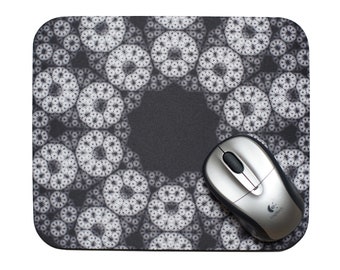 Fractal Snowflake Mouse Pad: Intricate White & Grey Design