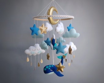 Móvil de ballenas para bebé: Decoración oceánica de fieltro para la habitación infantil