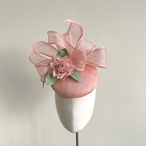 Statement Ascot hat, pale pink wedding fascinator, Mother of the Bride elegant hat, rose pink pillbox hat, bow fascinator rose pink races