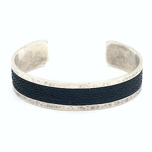 Jonc bracelet in Solid Hammered Silver 925 with a natural vegetable fiber treasage - 16 mm Active Resupply Requests: 0