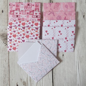 10 Love Patterned Mini Envelopes with Notecards