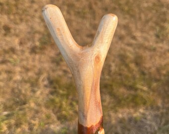 47” willow thumb Stick its  very straight, strong and smooth Shaft is surmounted by a lovely bark stripped thumb rest. Rubber ferrule