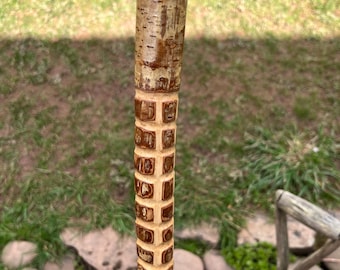 Hazel hiking stick, stout and smooth 44” with hand carved chequered hand grip, smooth thumbrest & paracord wrist strap