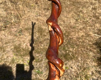 Stunning 45” willow thumb Stick, strong, with natural spiral in its super smooth and straight shaft surmounted by a lovely smooth thumb rest