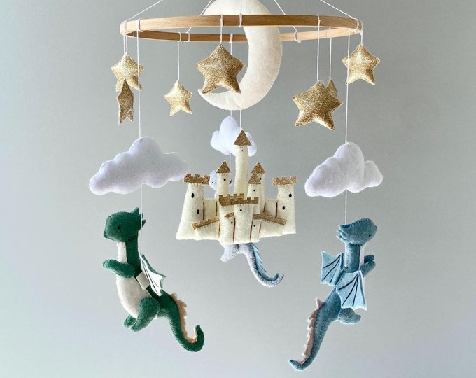 Drache Baby Mobile, Schloss Mobile, Babybett Mobile für Kinderzimmer, Fantasy Mobile, Mond und Sterne Mobile