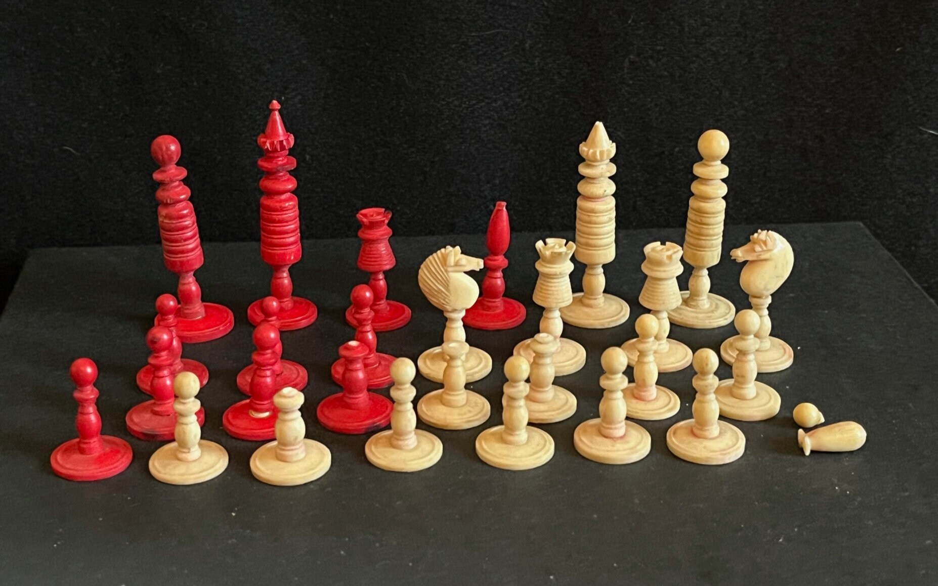 Vintage Chess Pieces Full Set Tan And Red King And Queen Chess -   Portugal