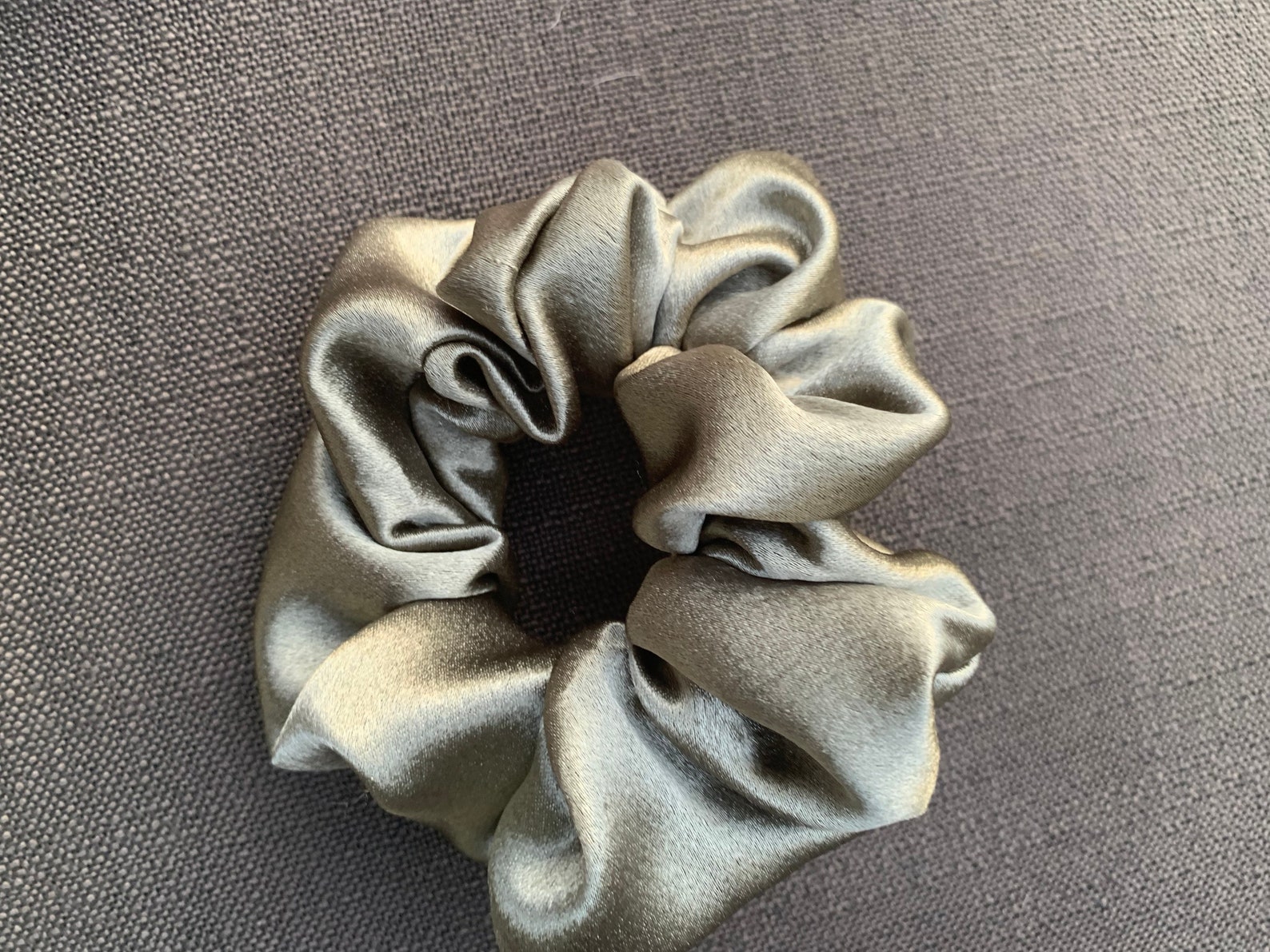 scrunchie vs spiral hair tie scrunchie vs spiral hair tie