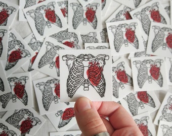 Cage thoracique avec autocollant en vinyle coeur || Autocollants d'anatomie