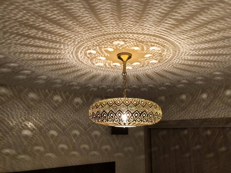 Lampadario marocchino inciso: arredamento per la casa in ottone fatto a mano