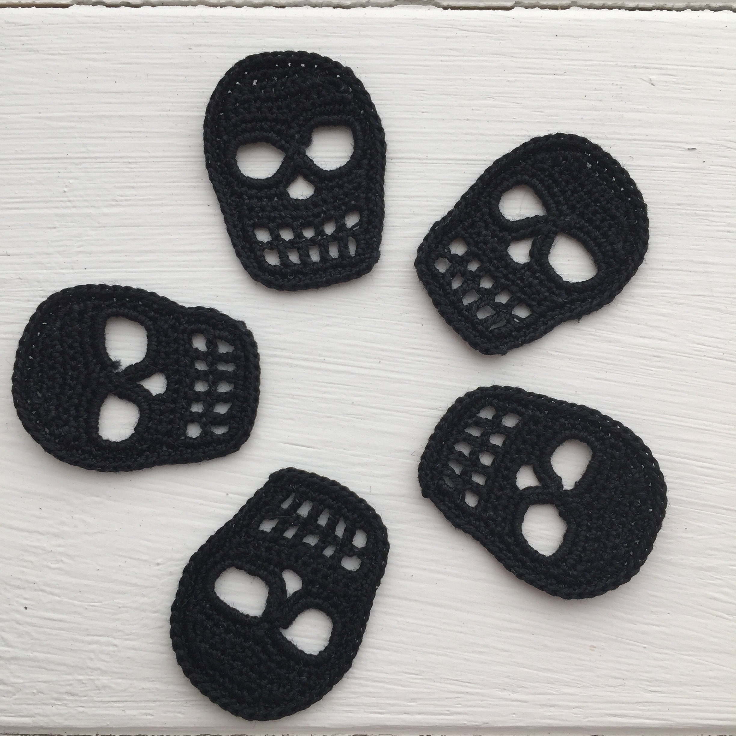 Crochet skull miniature skull set skulls applique skull Etsy