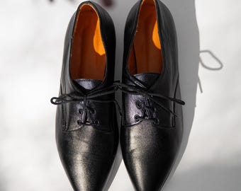 Black Leather Oxford Shoes for Women – Vintage Style Flat Lace-Ups