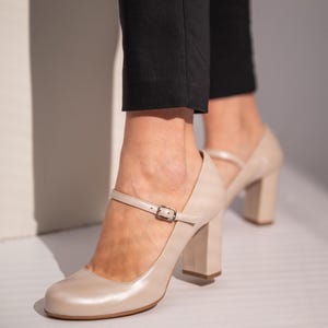 Retro style full grain Ivory leather, Mary Jane heels shoes, Retro style shoes, Boho bride, Boho weeding