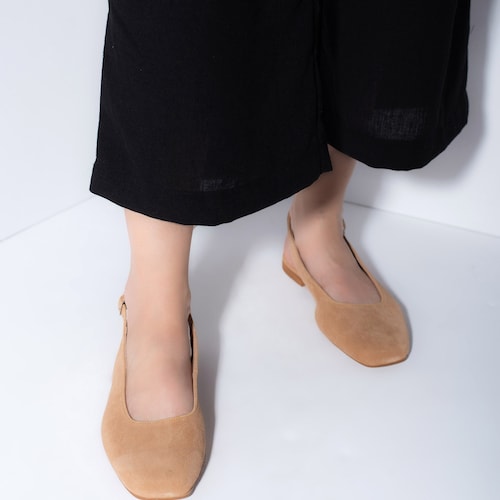closed toe slingback flats