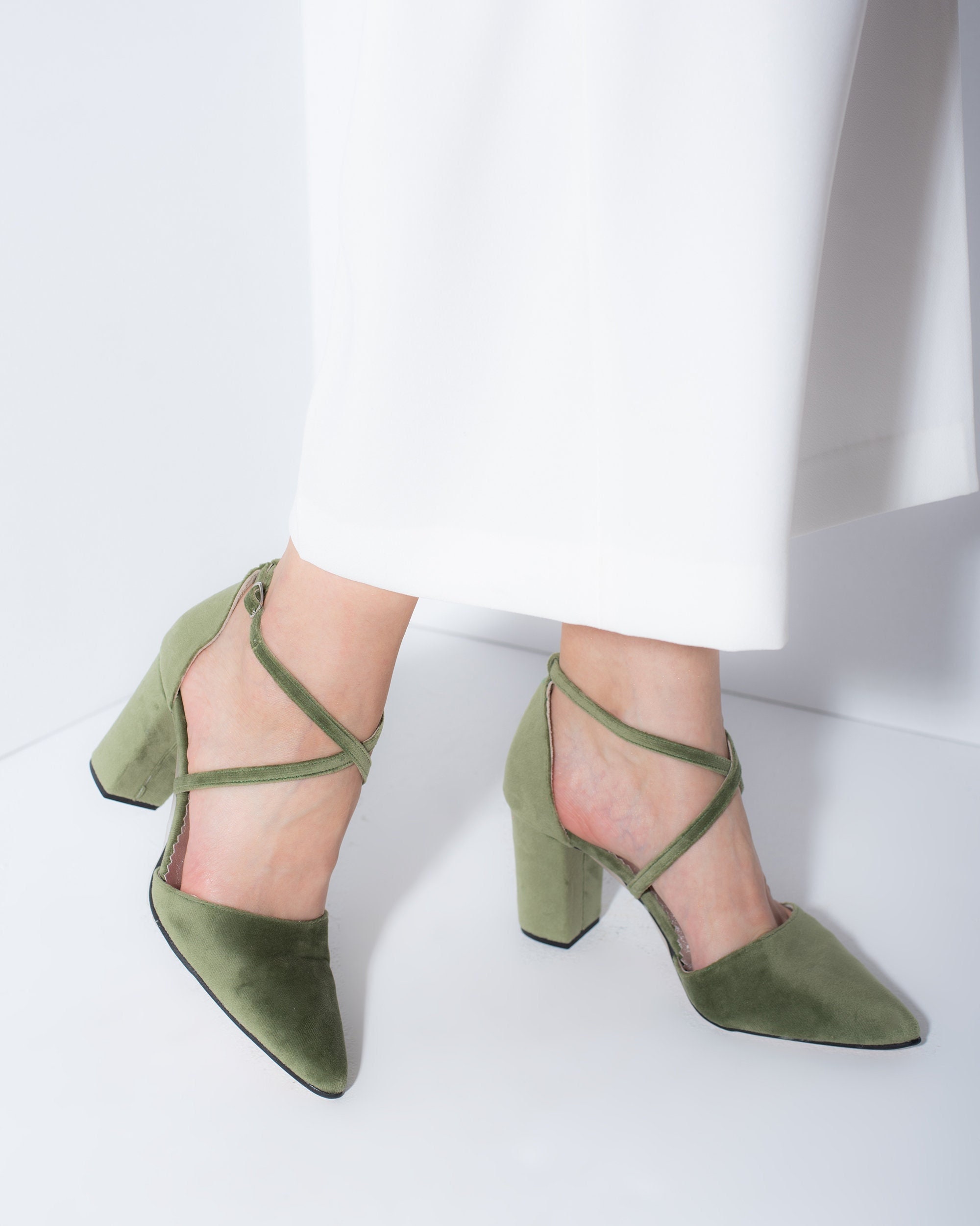 HerStyle Rosemmina Open Toe Ankle Strap Chunky Heel (Olive)