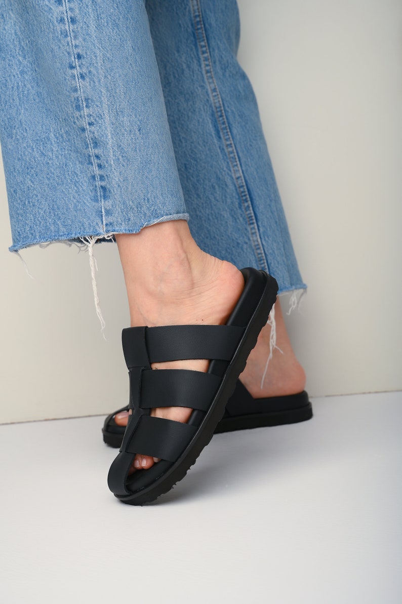 Mid Heel Shoes with Open Back and T-Strap
