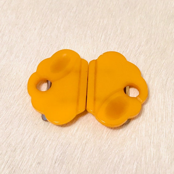 BAKELITE Vintage Yellow Clip Belt Buckle