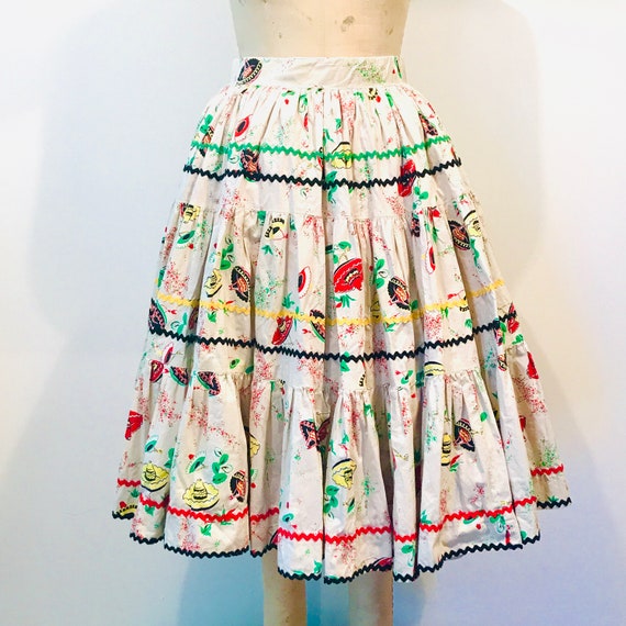 1930's 1940's 3 Tiered Gathered Mexican Novelty Pr
