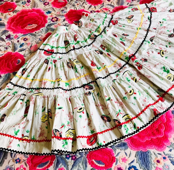 1930's 1940's 3 Tiered Gathered Mexican Novelty Pr