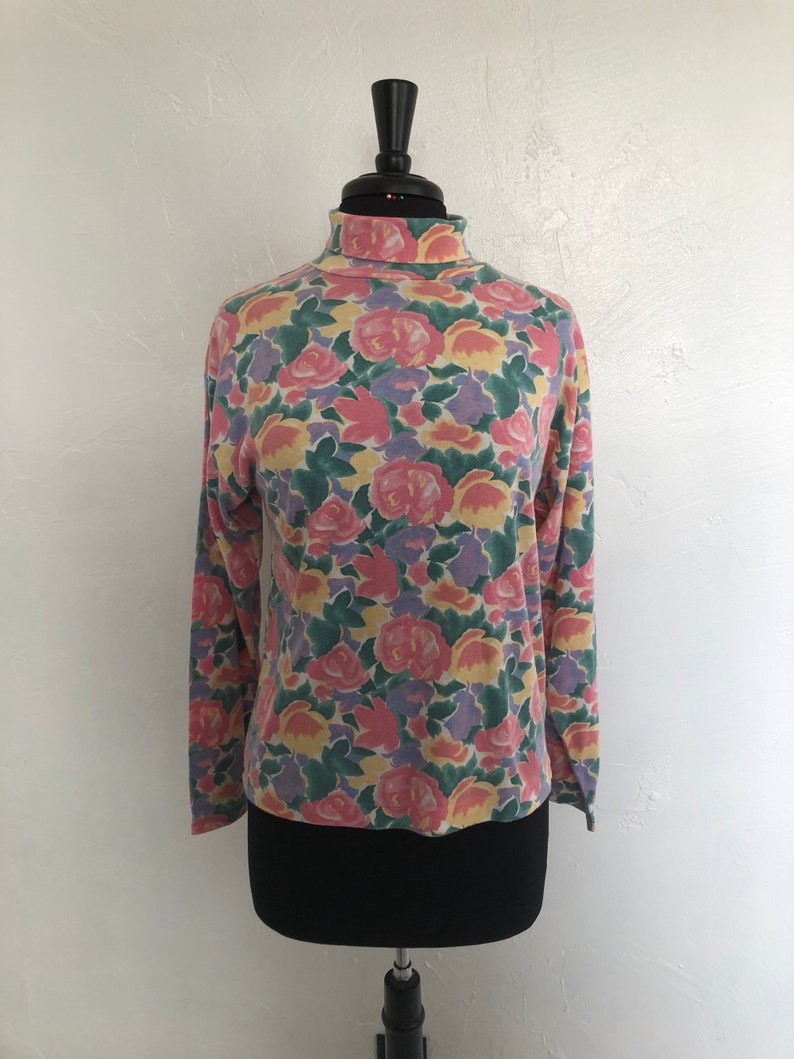 Water Color Rose Turtle Neck 80/'s TREND BASICS