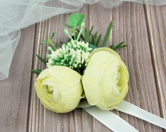 Flower wrist corsage Bridal wrist corsage Prom flower Rose corsage Wedding corsage Prom corsage Ivory corsage Floral corsage greenery