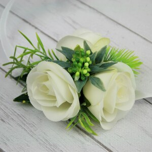 Ramillete de muñeca para novia: flor de boda de rosa blanca