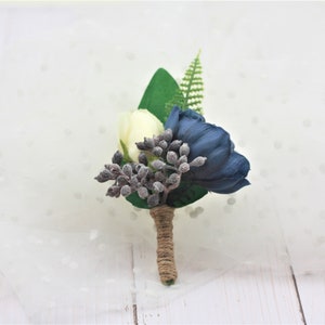 Navy boutonniere for men Buttonhole flower Boutonniere homme Wedding boutonniere mariage Groomsmen boutineer Blue boutonniere groom