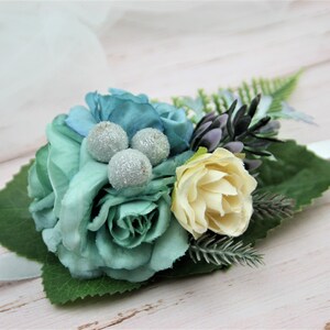 Bridal wrist corsage Prom corsage Royal blue corsage prom Flower wrist corsage Girl corsage Bridesmaid corsage Floral corsage Bridal corsage