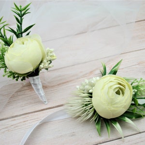 Prom corsage and boutonniere set Bridal wrist corsage for prom white Prom boutonniere for men Wedding boutonniere Prom flower wrist corsage