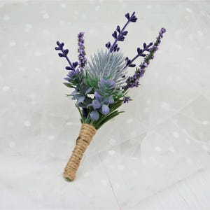 Boutonnière chardon violet lavande : boutonnière mariage du marié