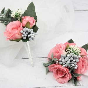 Hochzeit-Corsage und Boutonniere Set: Handgefertigtes, florales Handgelenk-Accessoire