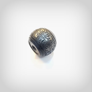 Bolt knob