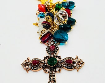 Poignée de sac à main : pendentif croix ornée de strass et porte-clés de sac à main à breloques avec strass transparents/pourpre/bordeaux/vert émeraude