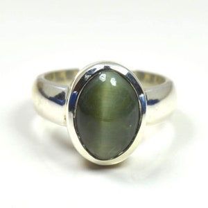 Sterling Silver Cat&#39;s Eye Ring: Handmade Unisex Statement Jewelry