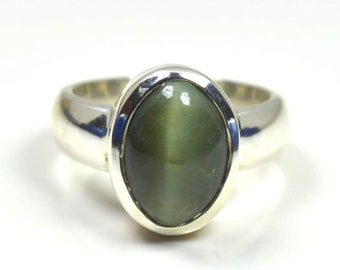 Sterling Silver Cat's Eye Ring: Handmade Unisex Statement Jewelry